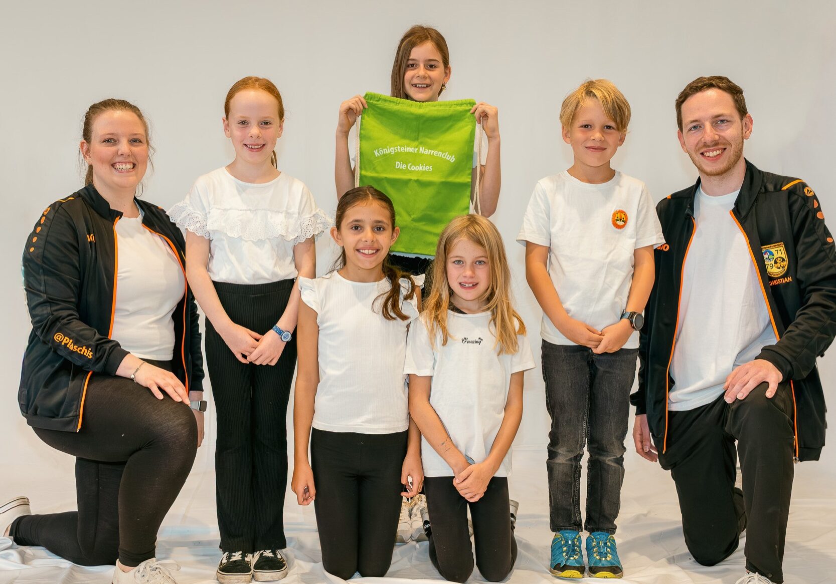 Gruppen_Bilder_S1-Cookies_Tanzsport_Website_Plaschis2 Einstieg in den Showtanz für Anfänger, ab ca. 10 Jahren